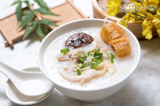 尝尽一整桌港式点心,最后一定要有饮茶和甜品的相伴!