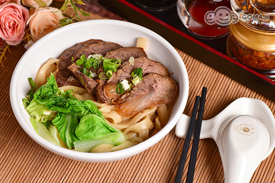 〈特别推荐:牛肉拉面,豚骨叉烧拉面,清炖牛肉面,炸酱面,牛肉饭,排骨饭