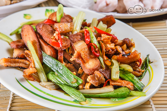 炒螺肉 颗颗肥美饱满的螺肉,以九层塔,辣椒等佐料调味并大火快炒