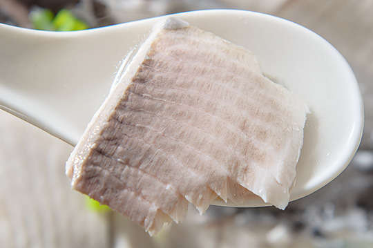 每片只要82元起,即可享有台南无刺牛奶虱目鱼肚〈5片/10片/15片/30片