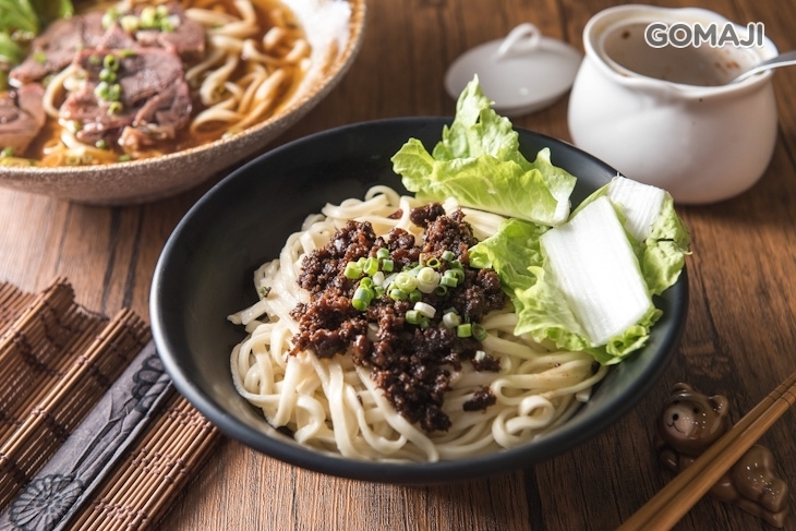 開朗先生の牛肉麵