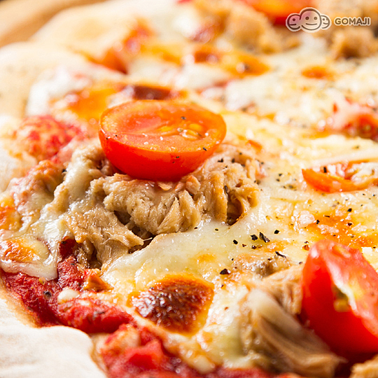 主厨特制手工炉凸诺沙拉披萨