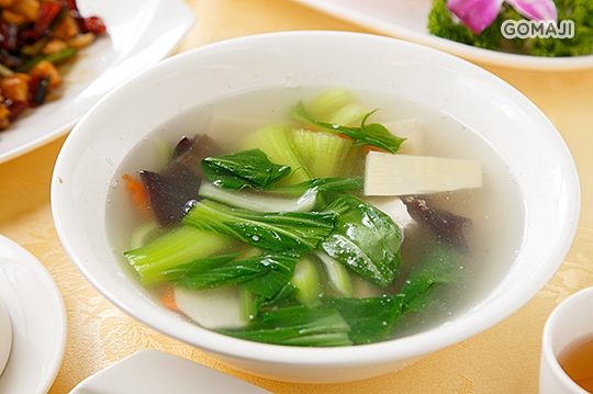 任选一   季节时蔬一份   白饭一碗   玉米浓汤/番茄蛋花汤/青菜豆腐