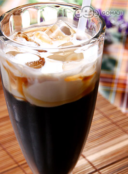 美式奶茶伯爵可可茶夏日冰饮可可冰淇淋巧克力茶美式快餐店森林莓果