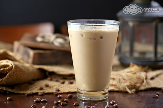 〈特别推荐:招牌特调,半奶拿铁,烤榛果拿铁,黑糖拿铁,咖啡鸳鸯鲜奶茶