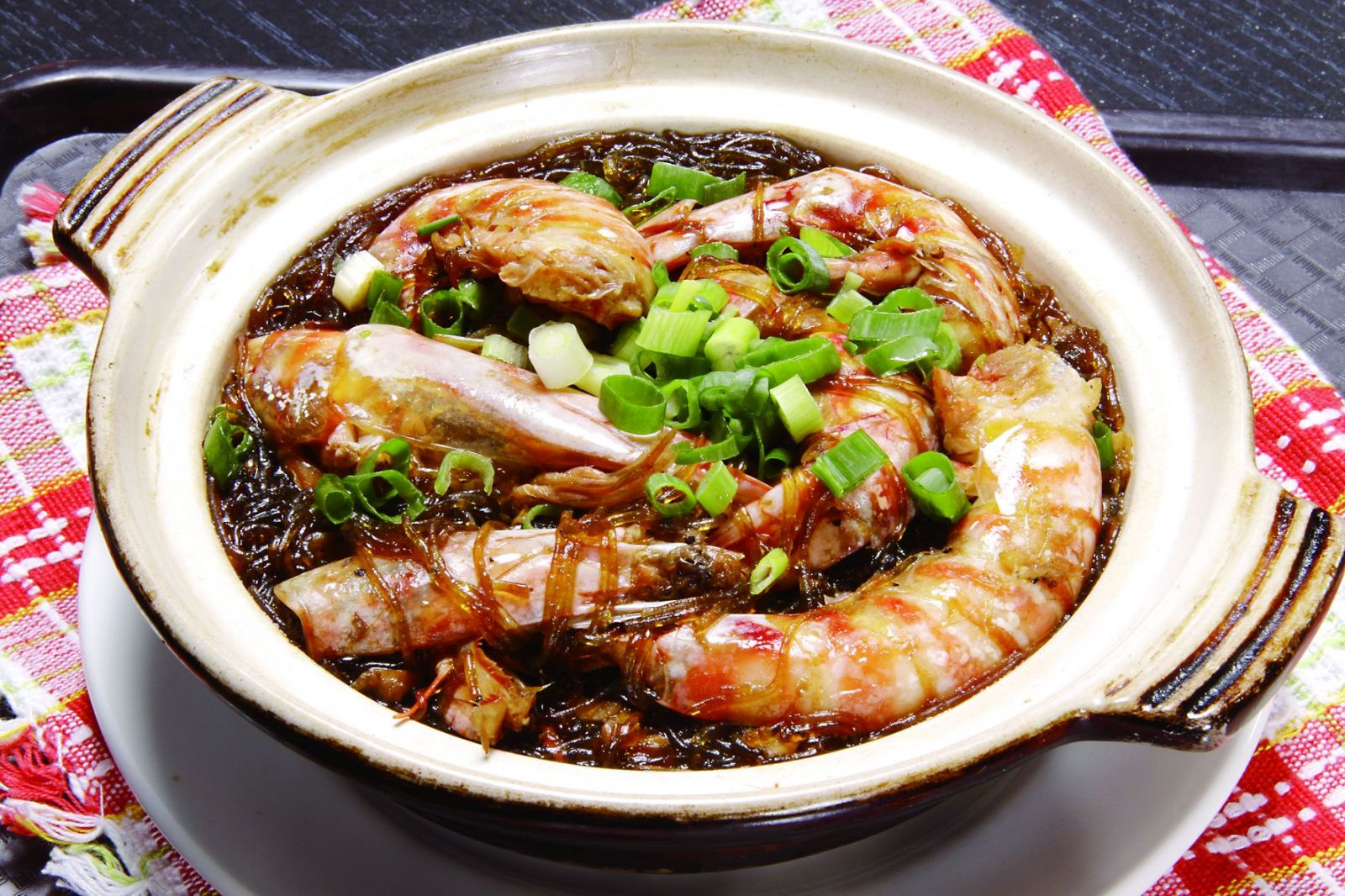〈特别推荐:泰式绿咖哩(鸡,牛),云南大薄片,云南椒麻鸡,凉拌海鲜