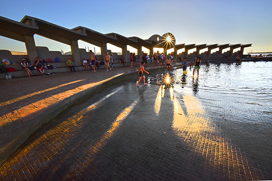 只要188元起,即可享有【基隆-和平岛海角乐园】来去