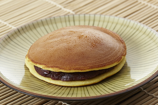 只要240元(含运),即可享有原价380元【元祖食品】黄金铜锣烧礼盒(六入