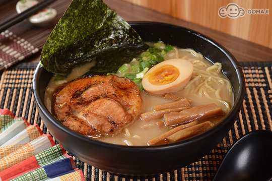 〈酱油叉烧拉面/酱油厚切叉烧拉面/酱油日式炸鸡拉面/酱油日式炸猪排