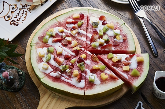 西瓜披萨         超卡哇伊的人气西瓜披萨,可说是当红炸子鸡