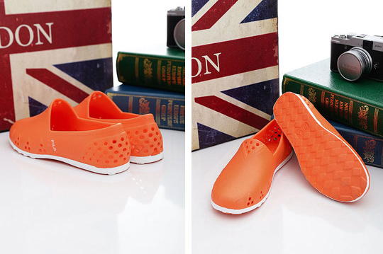 只要599元起(含运费),即可享有【fila】女款eva轻量漫步柔软舒适休闲