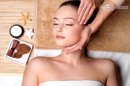 b.背部精油滑罐全程60分(手技60分)