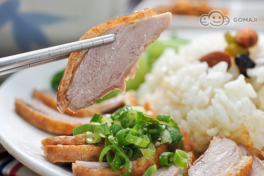 只要110元(双人价),即可享有【兆来嫩骨饭】独家卤汁嫩骨饭双人分享