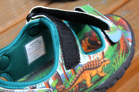 (款式可选:翼手龙/三角龙/甲龙,尺寸可选:11/12/13/1/2/3/4)    舒适