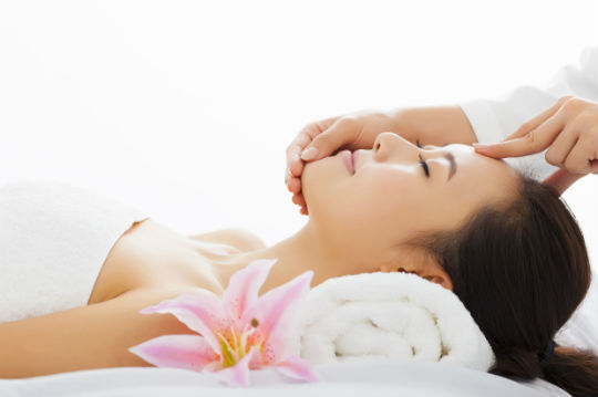 b.全背松筋放松 舒眠放松精油芳香spa共120分(手技120分)