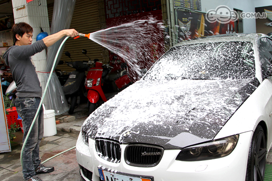 只要499元,即可享有【智洁车の美妍】专业内外汽车美容护理〈含手工